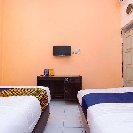Hotel Spot On 2697 Homy House Semarang Esterno foto