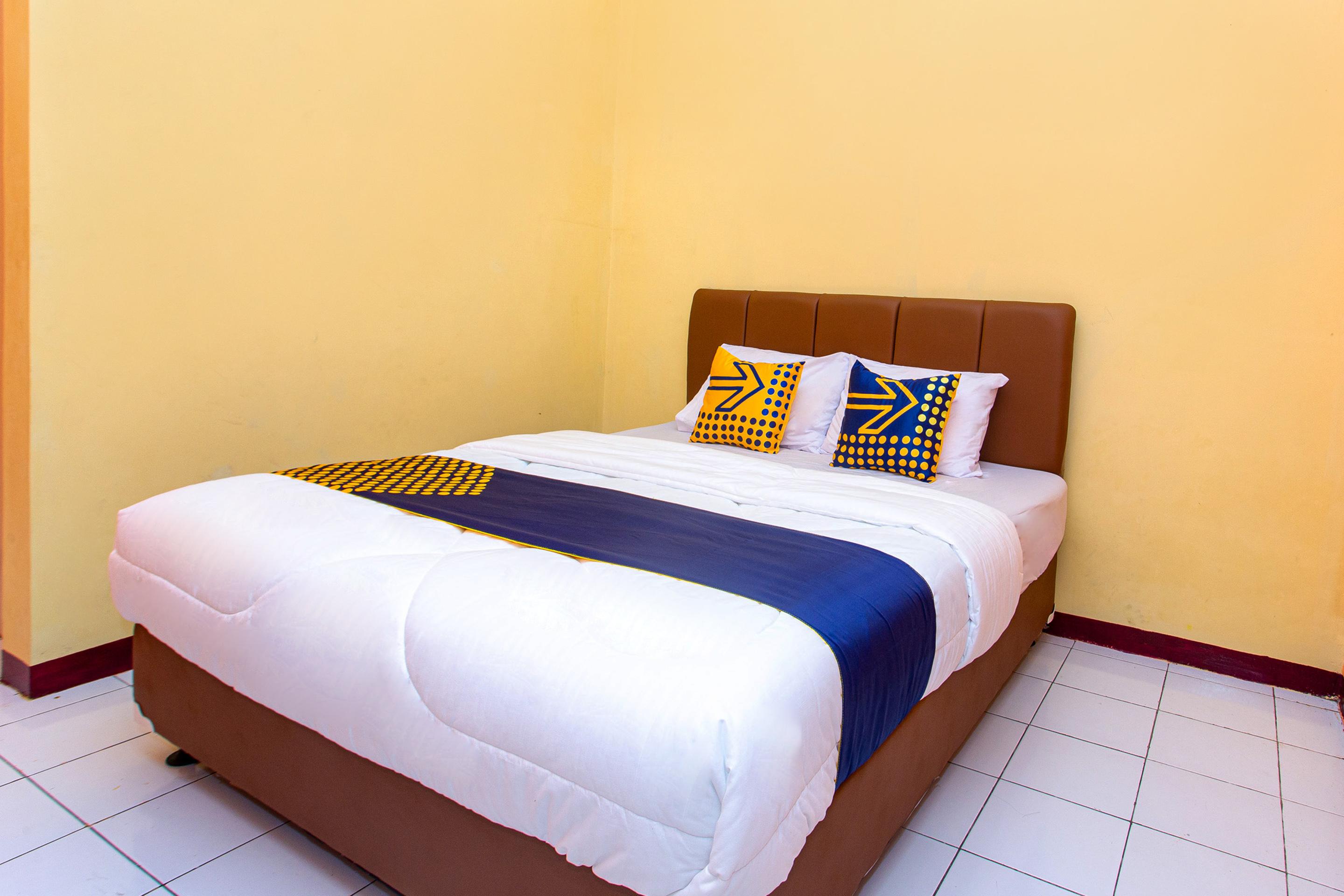 Hotel Spot On 2697 Homy House Semarang Esterno foto