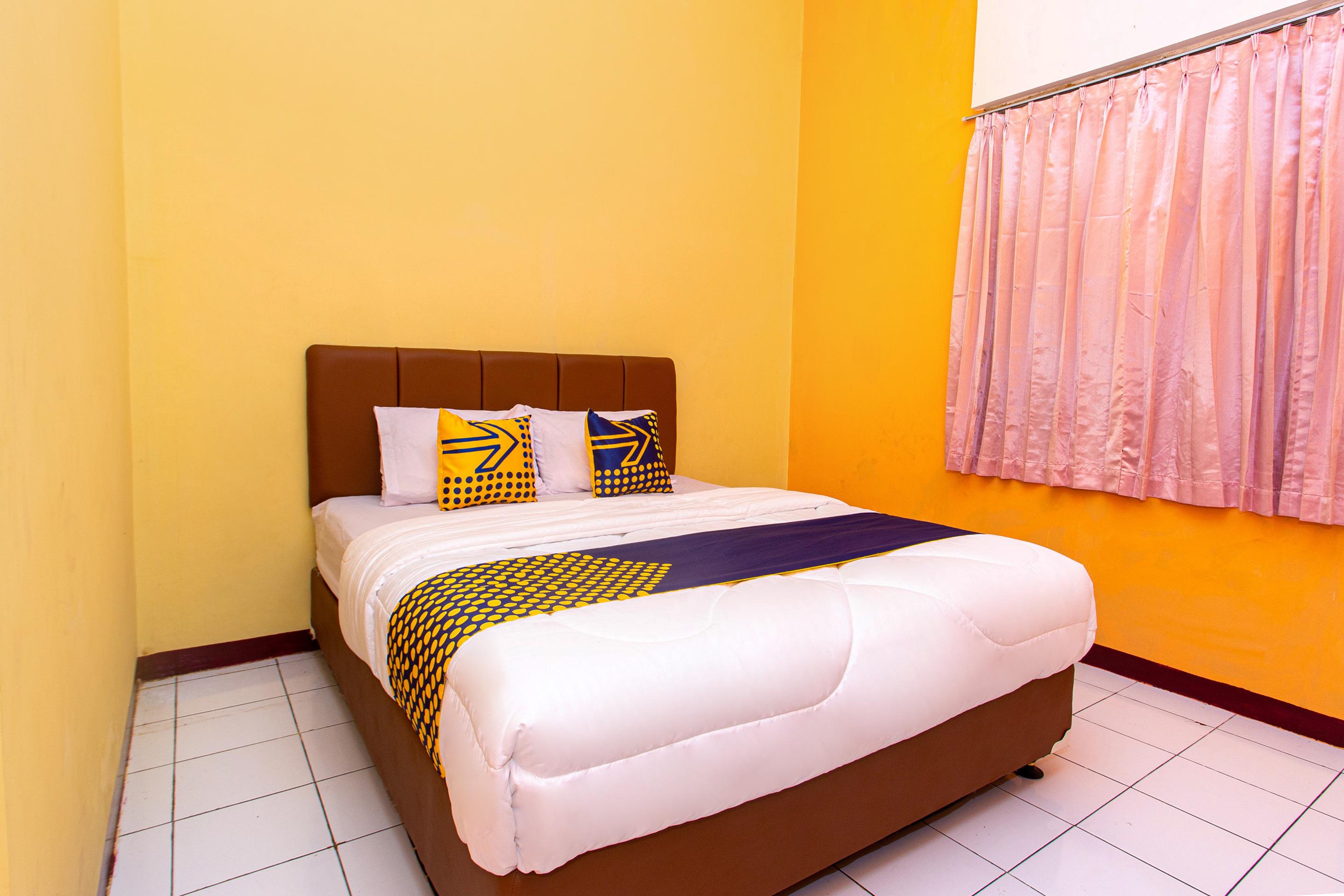 Hotel Spot On 2697 Homy House Semarang Esterno foto