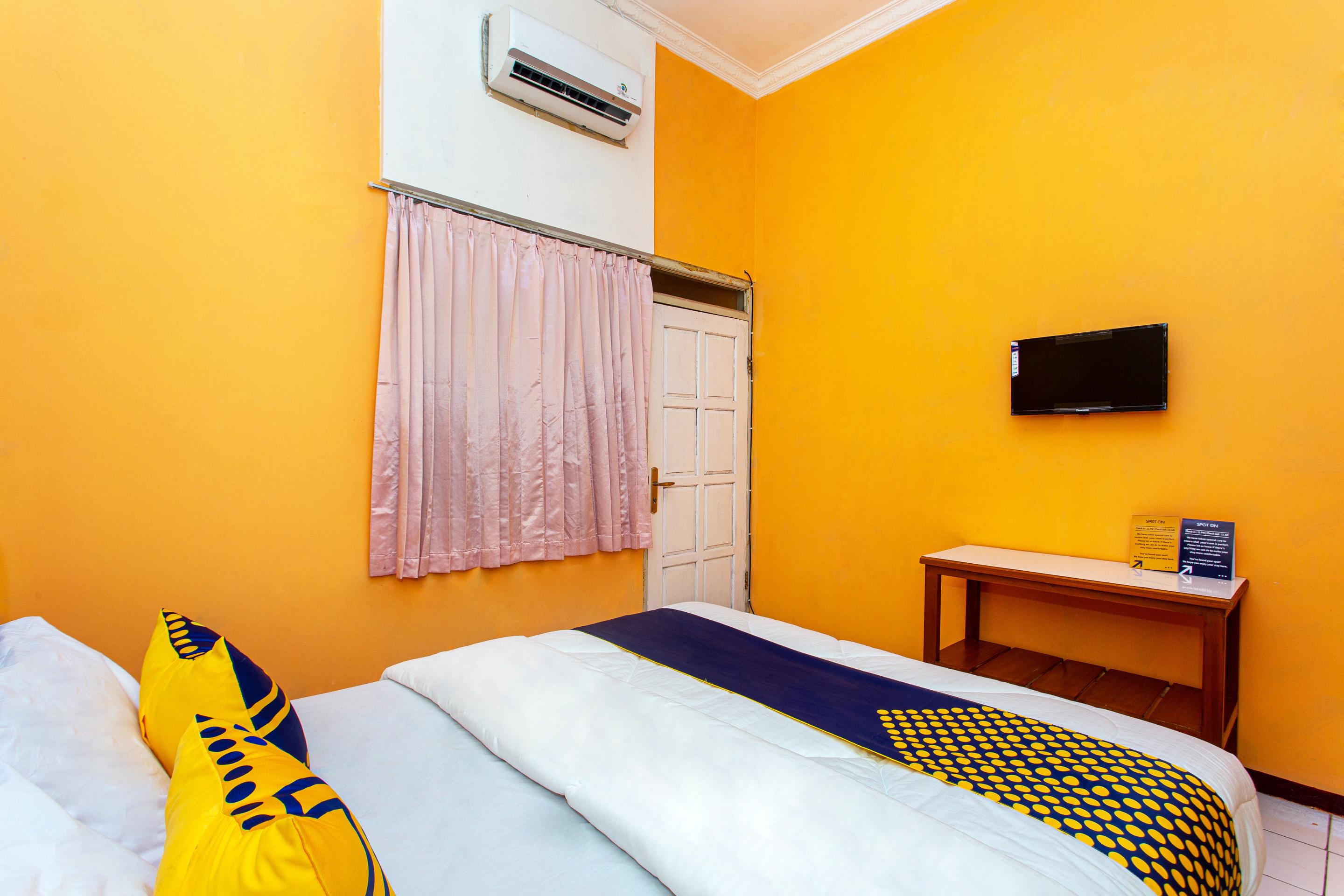Hotel Spot On 2697 Homy House Semarang Esterno foto