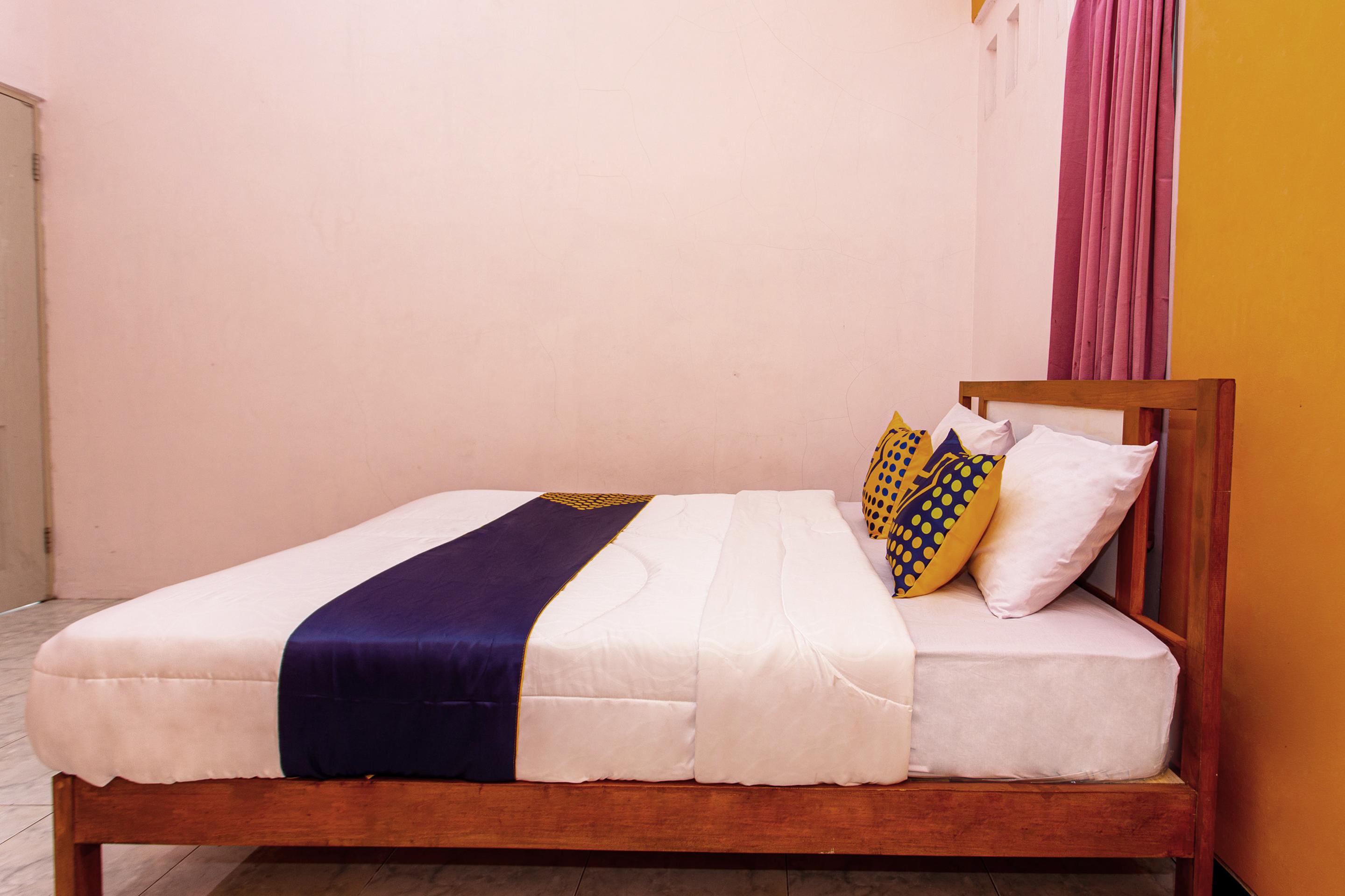 Hotel Spot On 2697 Homy House Semarang Esterno foto