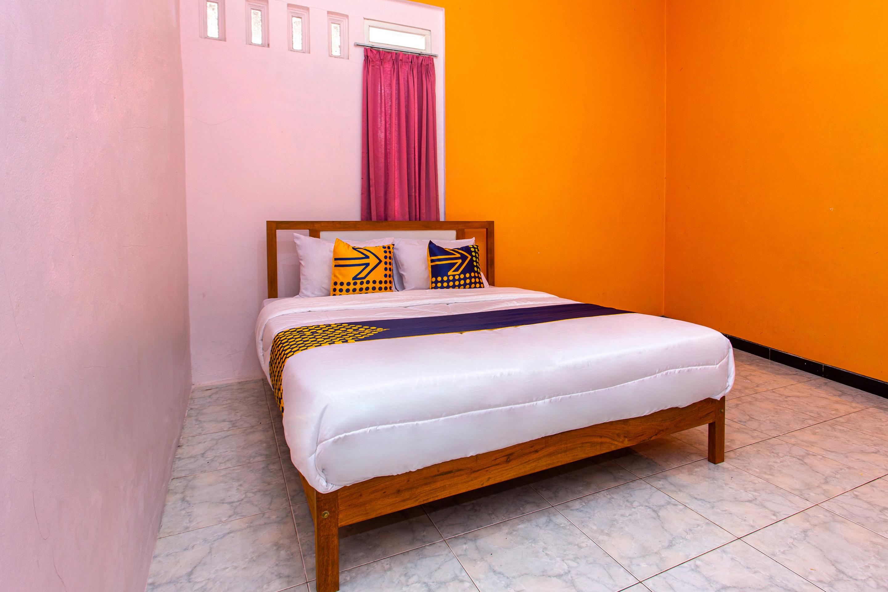 Hotel Spot On 2697 Homy House Semarang Esterno foto