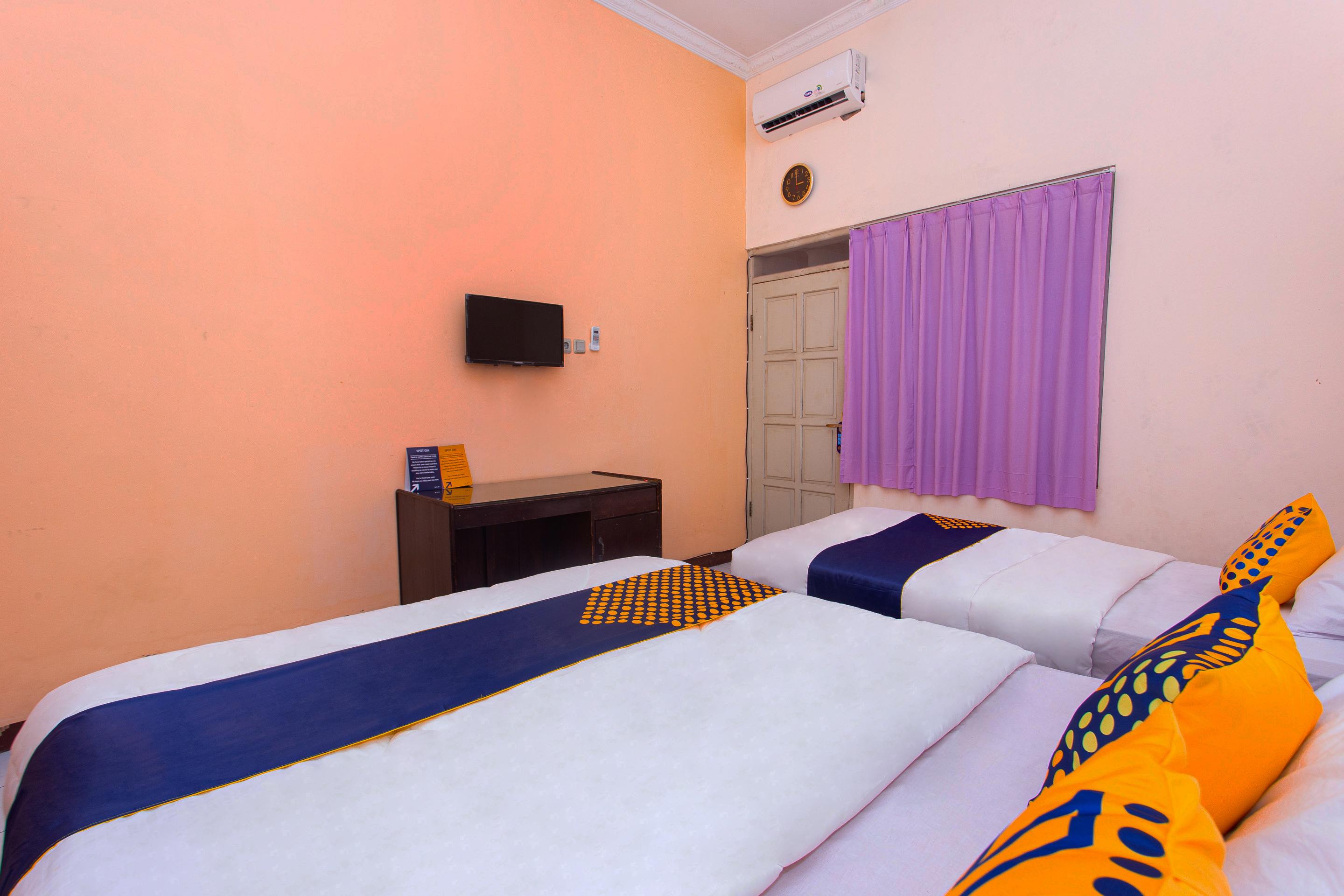 Hotel Spot On 2697 Homy House Semarang Esterno foto