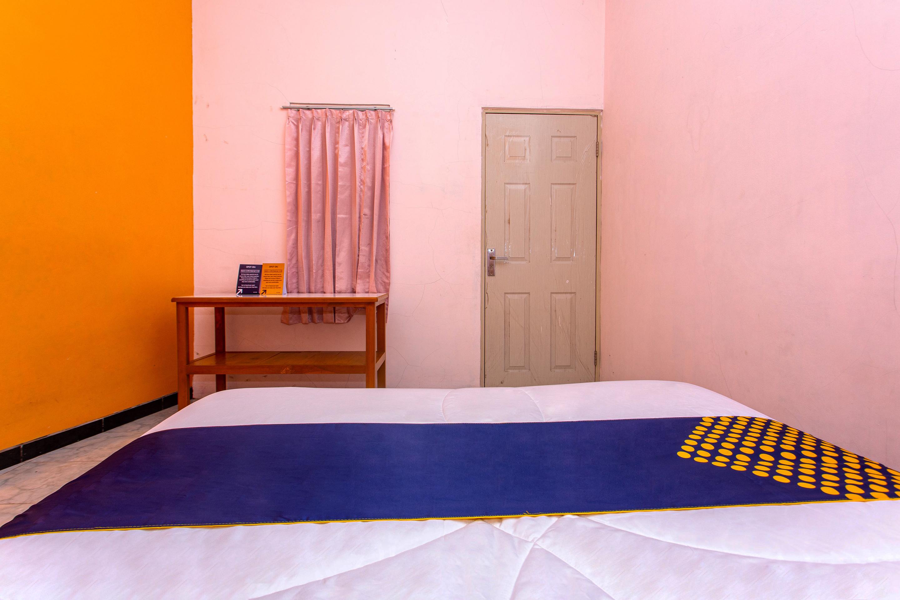 Hotel Spot On 2697 Homy House Semarang Esterno foto