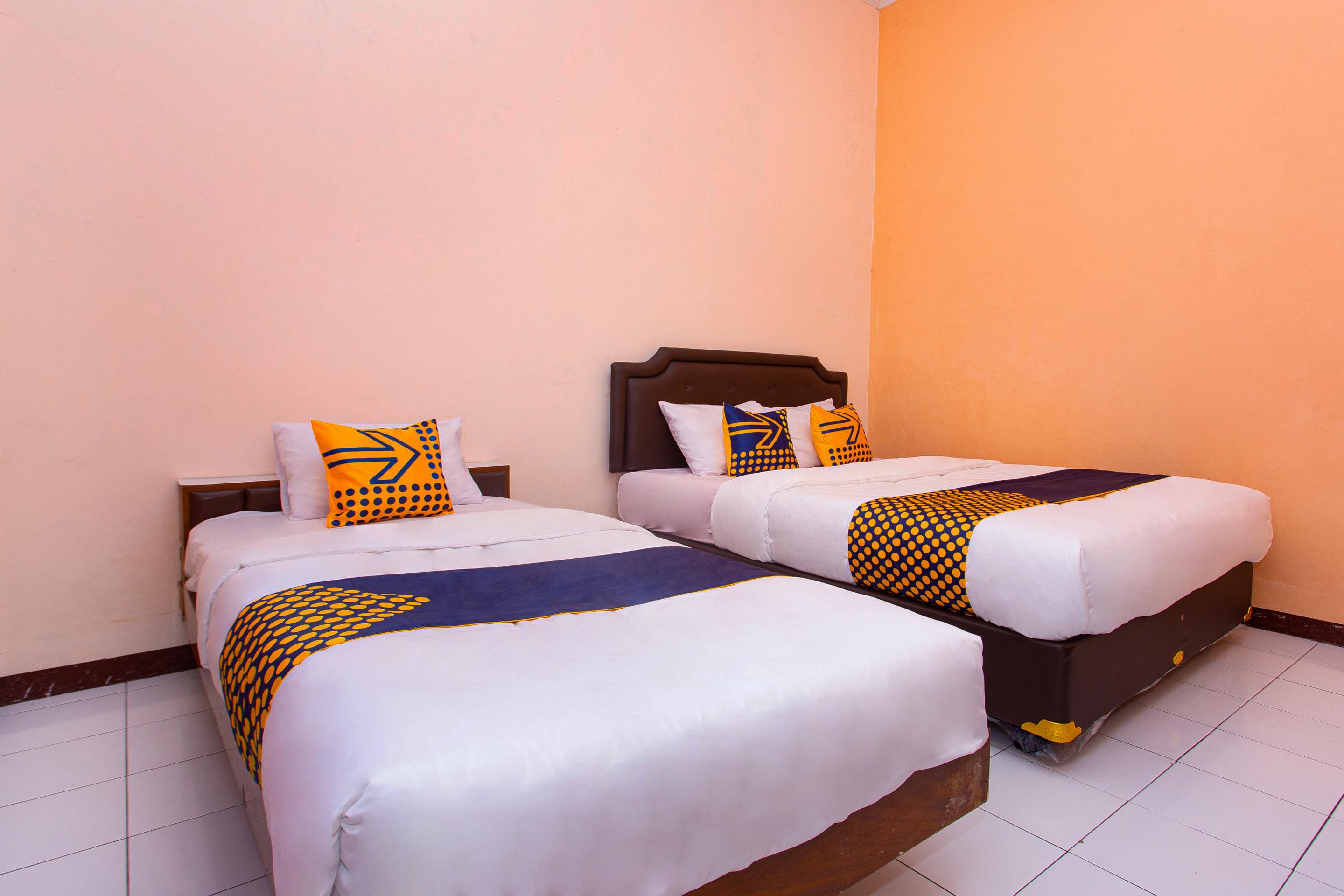 Hotel Spot On 2697 Homy House Semarang Esterno foto