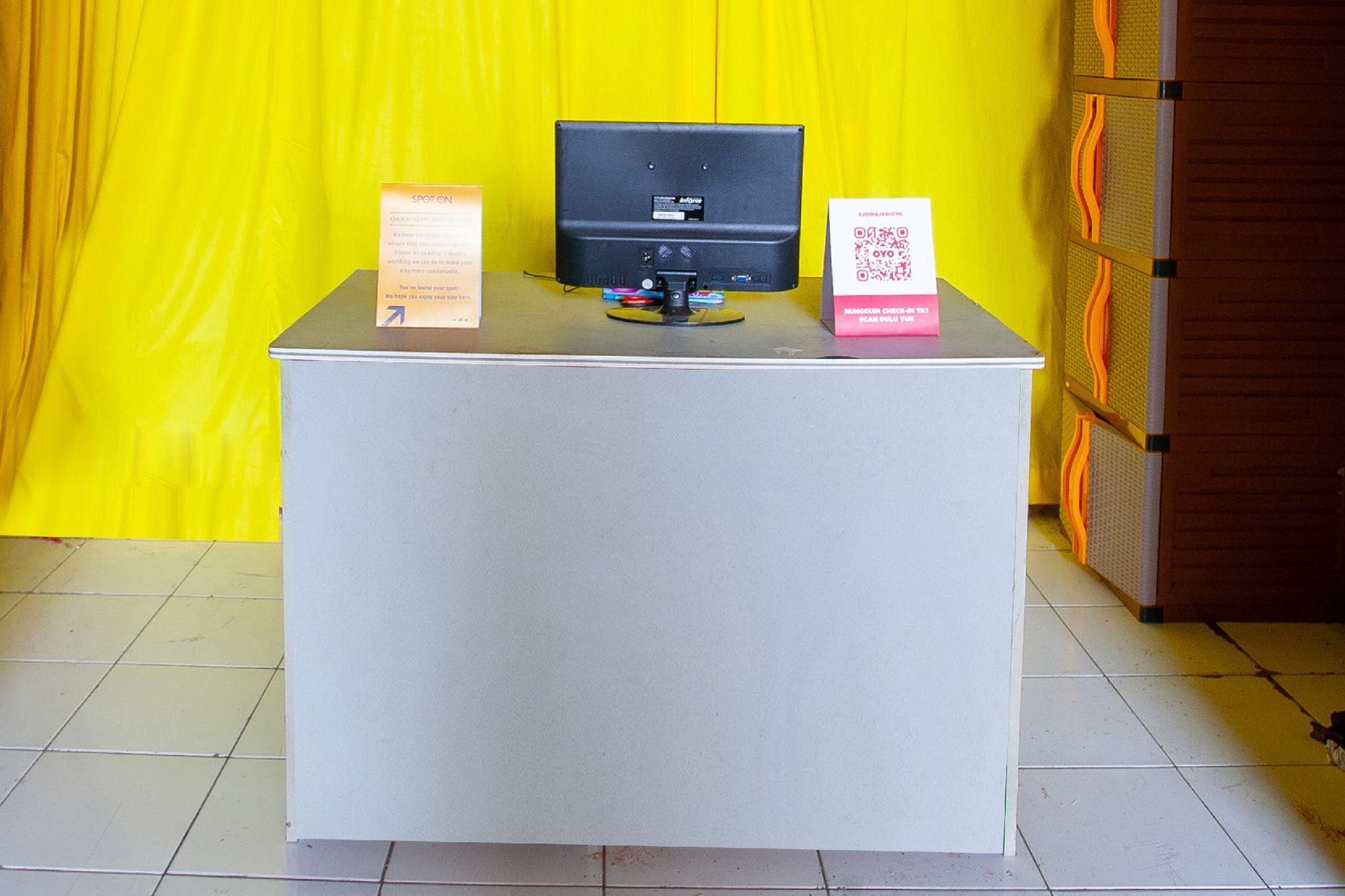 Hotel Spot On 2697 Homy House Semarang Esterno foto
