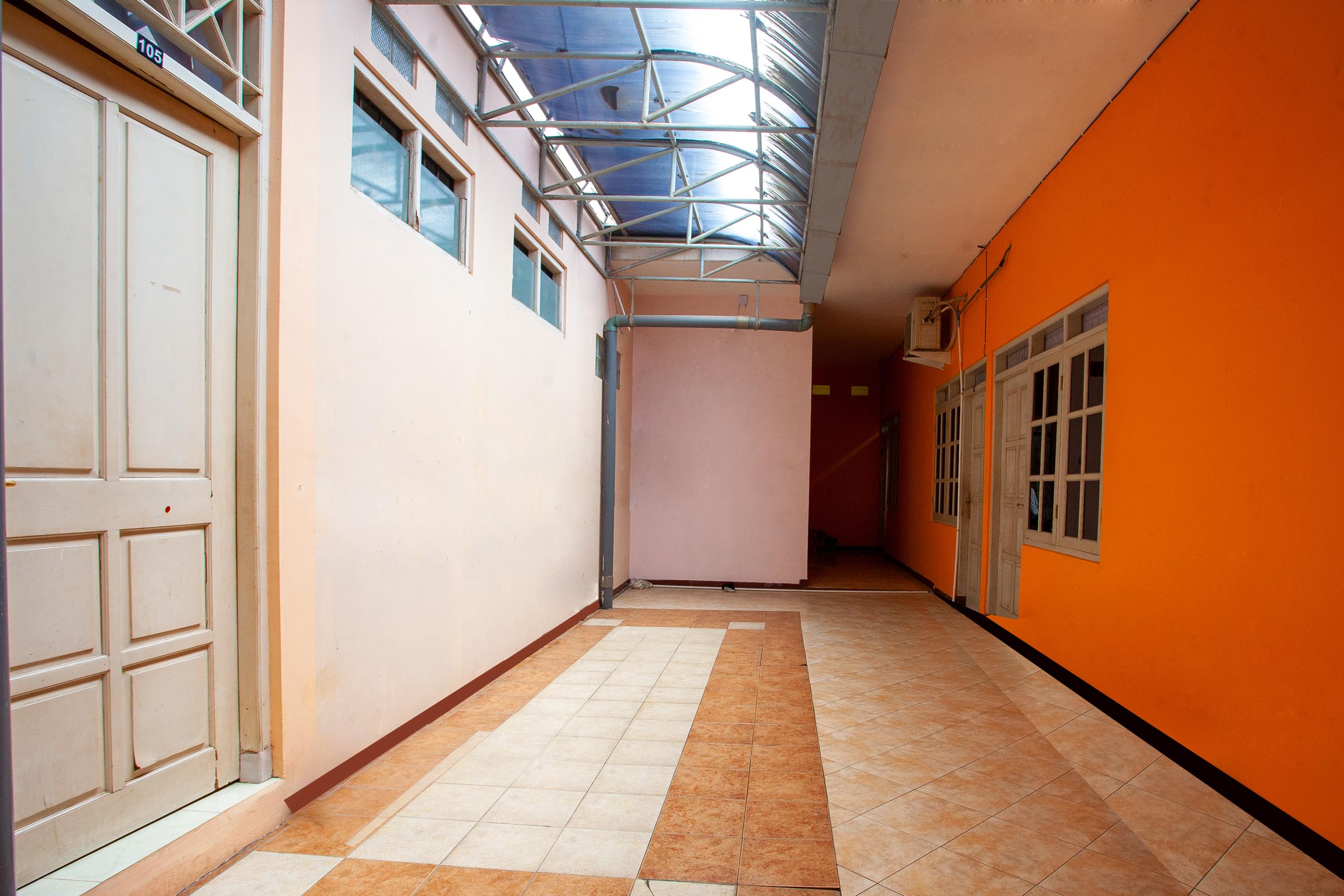 Hotel Spot On 2697 Homy House Semarang Esterno foto
