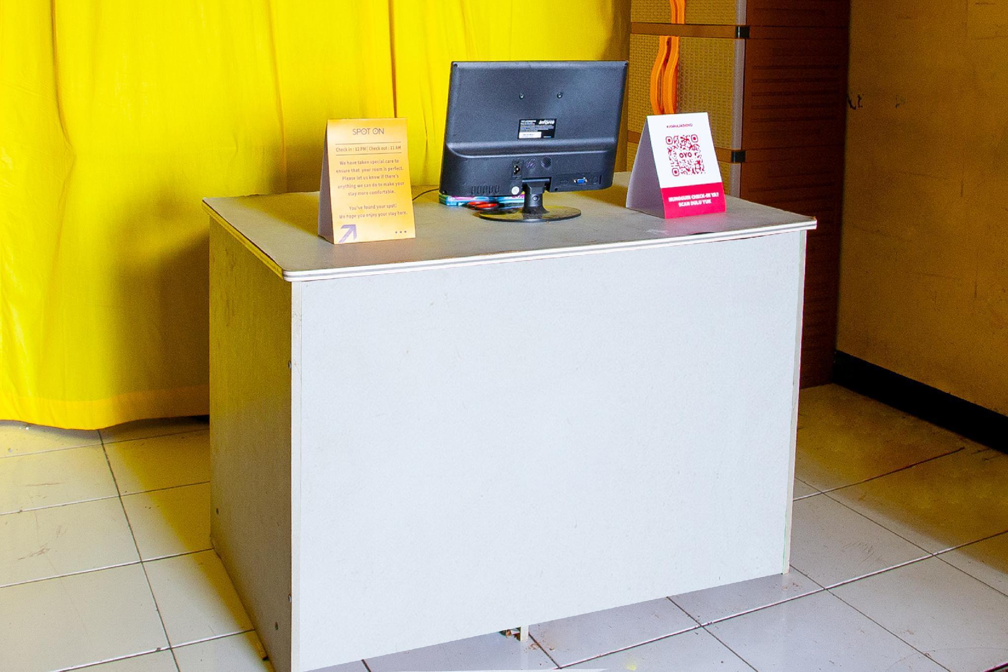 Hotel Spot On 2697 Homy House Semarang Esterno foto