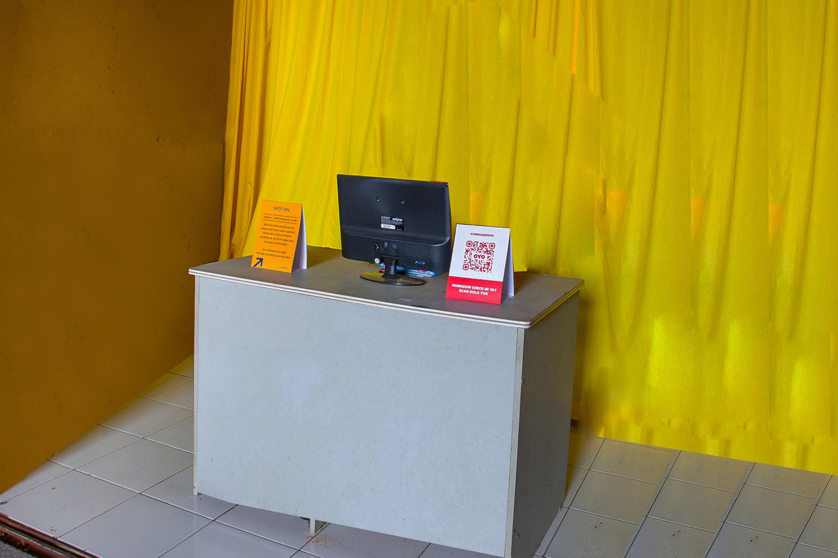 Hotel Spot On 2697 Homy House Semarang Esterno foto
