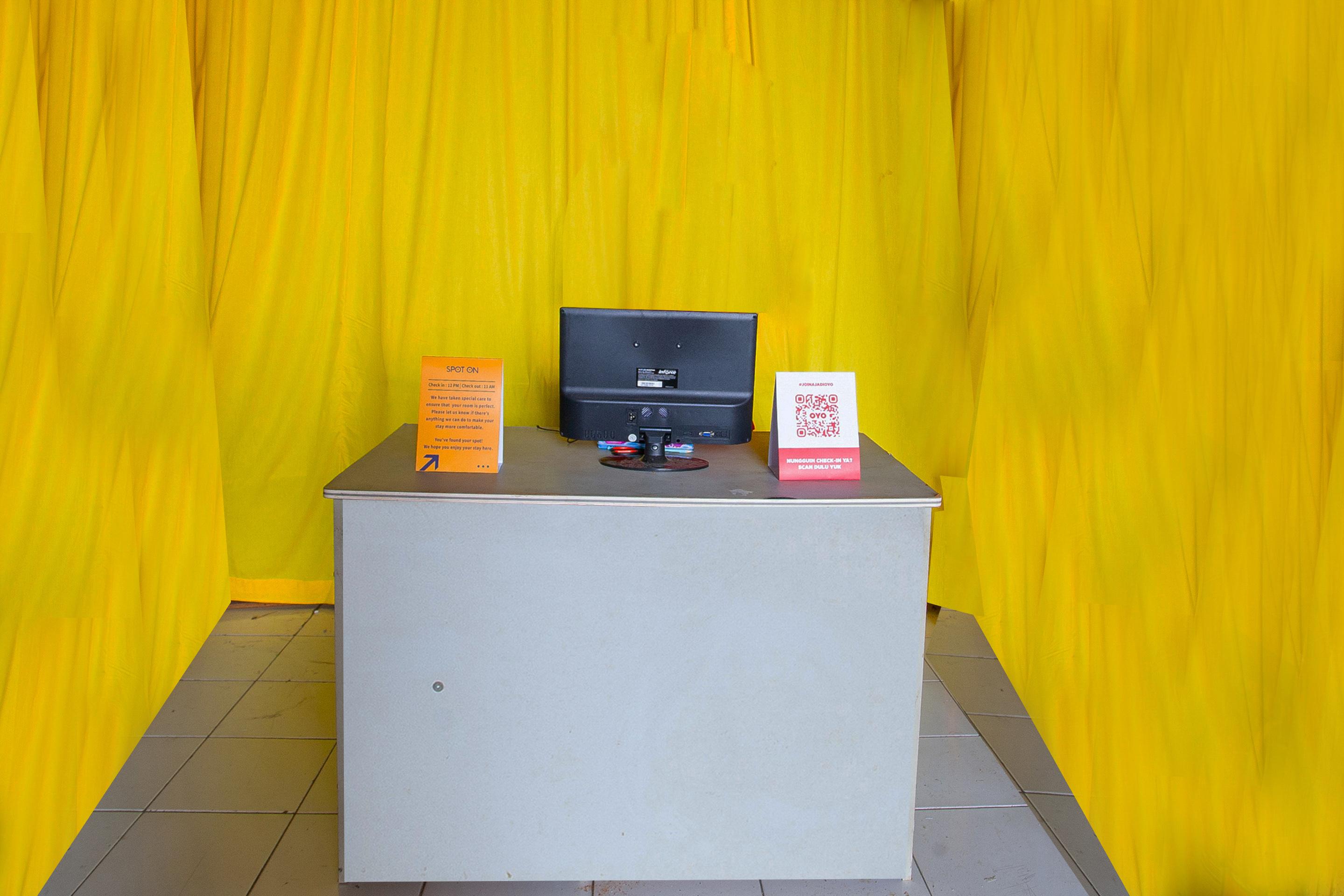 Hotel Spot On 2697 Homy House Semarang Esterno foto