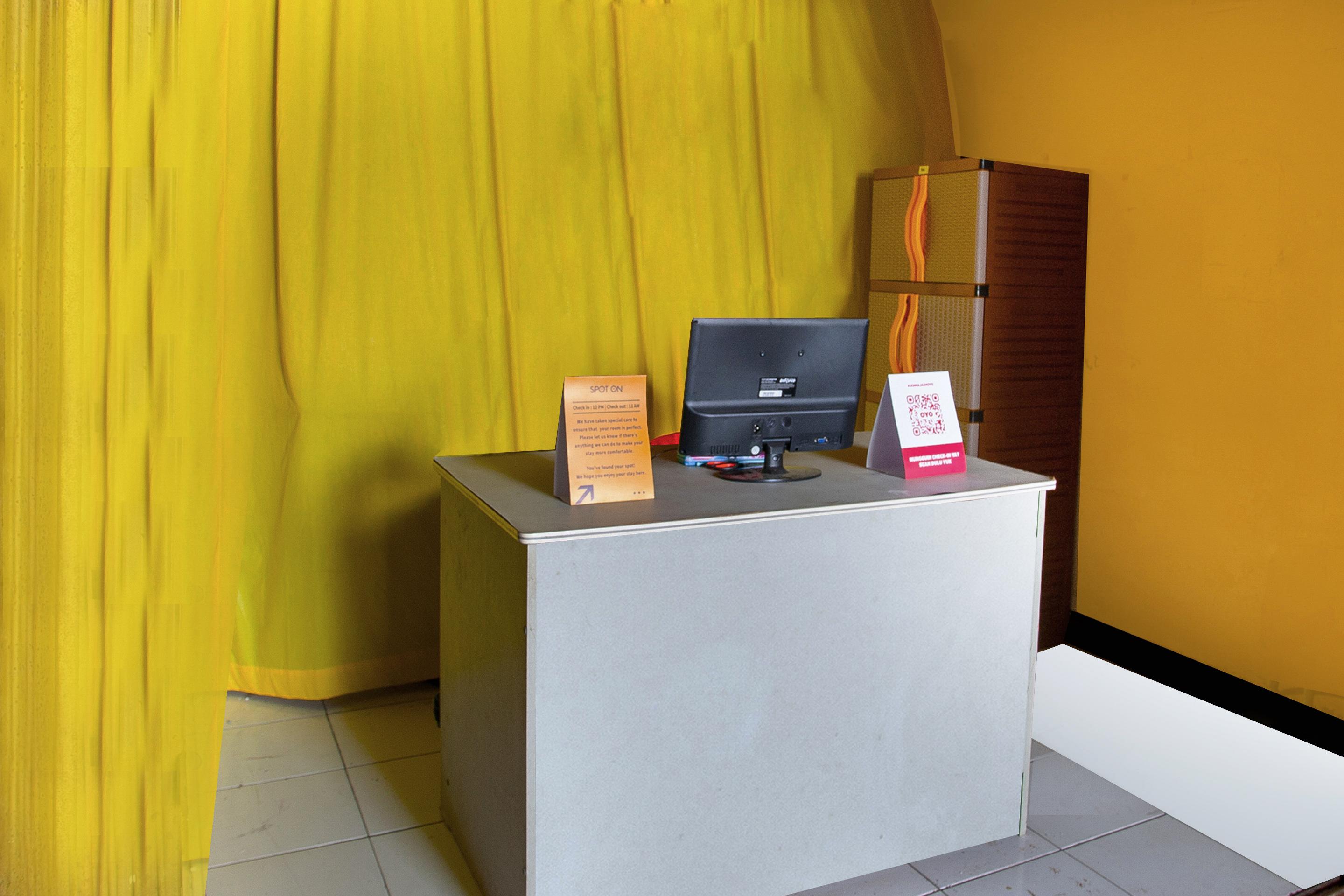 Hotel Spot On 2697 Homy House Semarang Esterno foto