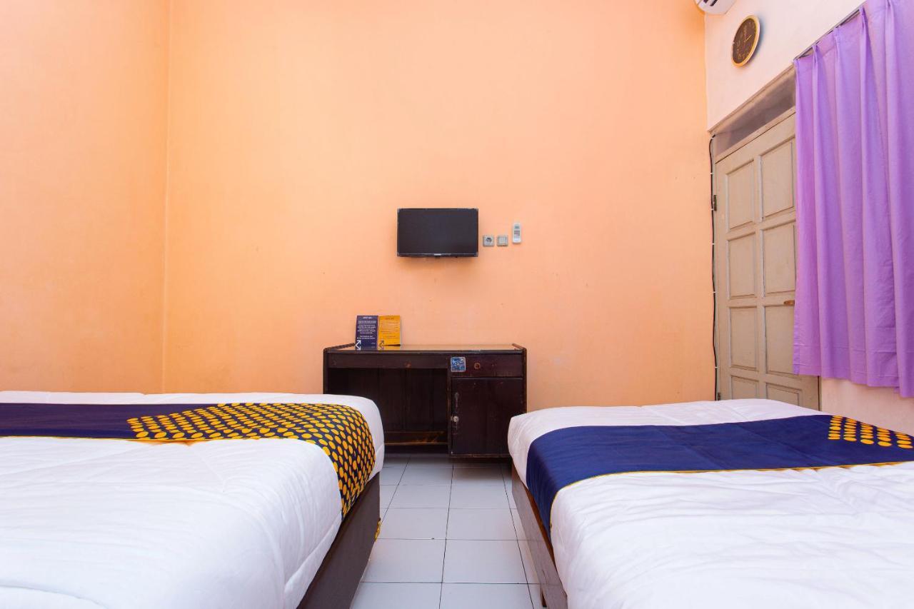 Hotel Spot On 2697 Homy House Semarang Esterno foto
