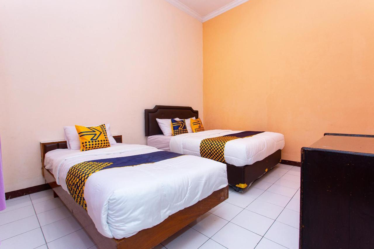 Hotel Spot On 2697 Homy House Semarang Esterno foto